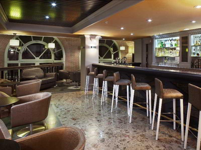 Hotel Plaza Capitole 4*